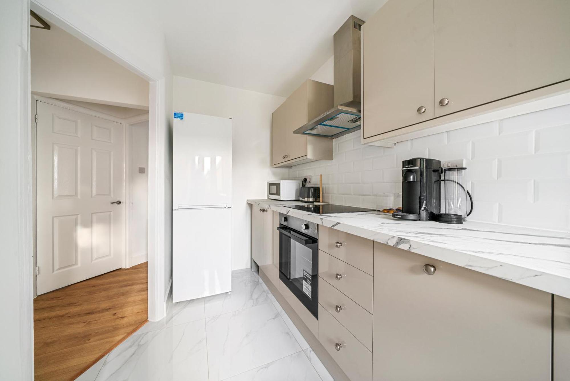 2 Bed Luxury Parking And Garden - Close To Heathrow Apartamento