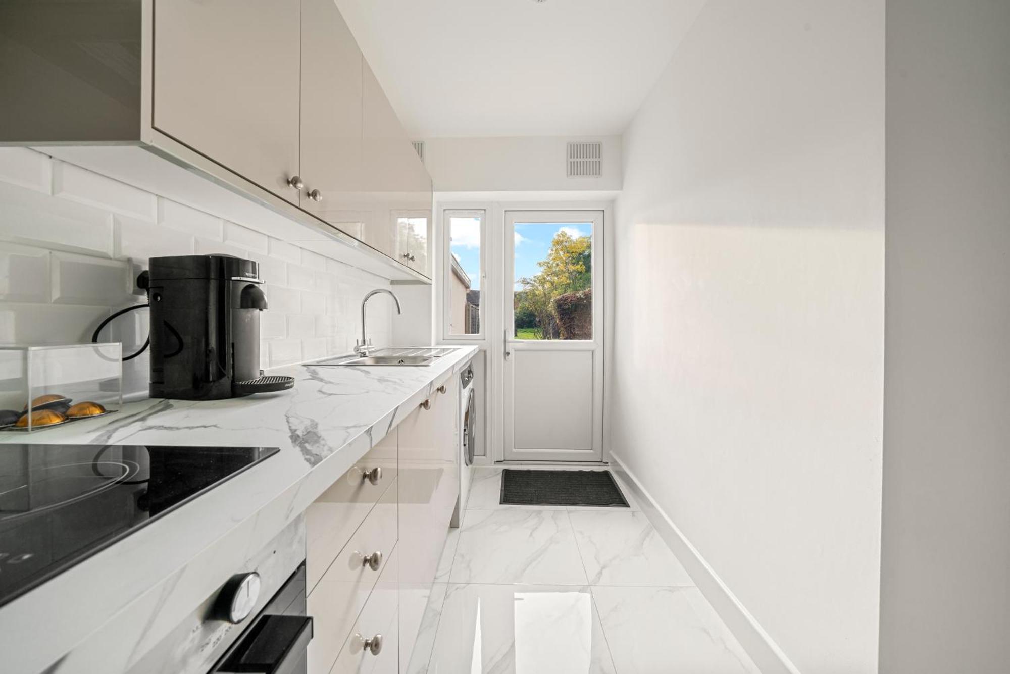 2 Bed Luxury Parking And Garden - Close To Heathrow Londres